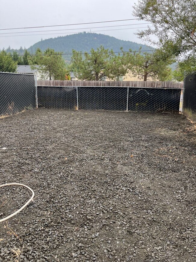 Foto del edificio - Townhouse style duplex in Lowell