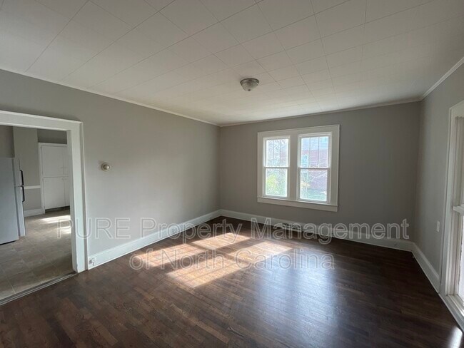 Foto del edificio - 610 W Graham St