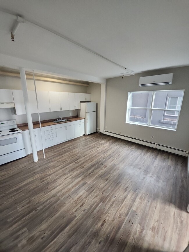 Building Photo - 523-523 Prince St