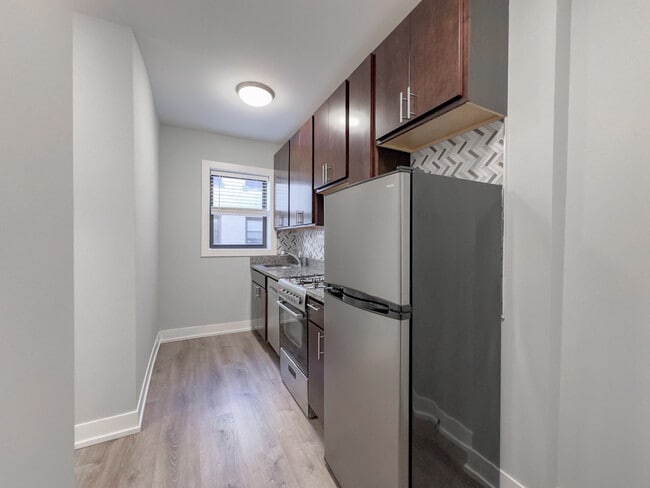 Building Photo - 436 W Belden