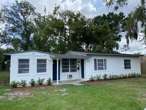 Building Photo - 925 Mead Ave