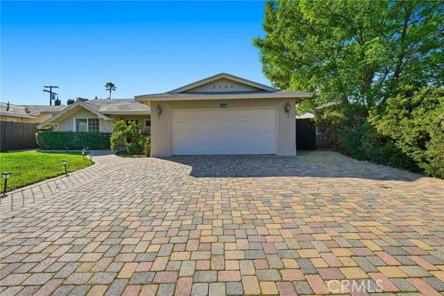 Building Photo - 24000 Archwood St