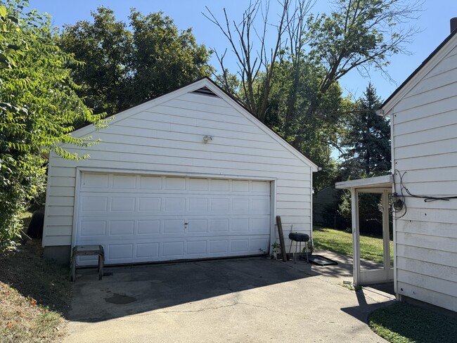 Building Photo - 1313 Carolina Ave