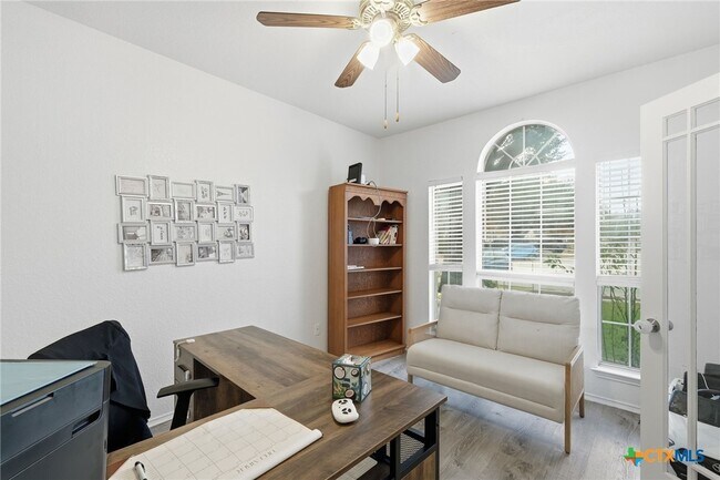 Foto del edificio - 1410 Katie Lynch Dr