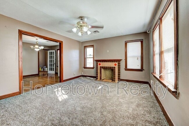 Photo - 2213 N Hood St House