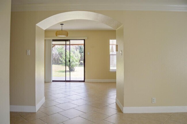 Building Photo - 2909 Donnell Dr