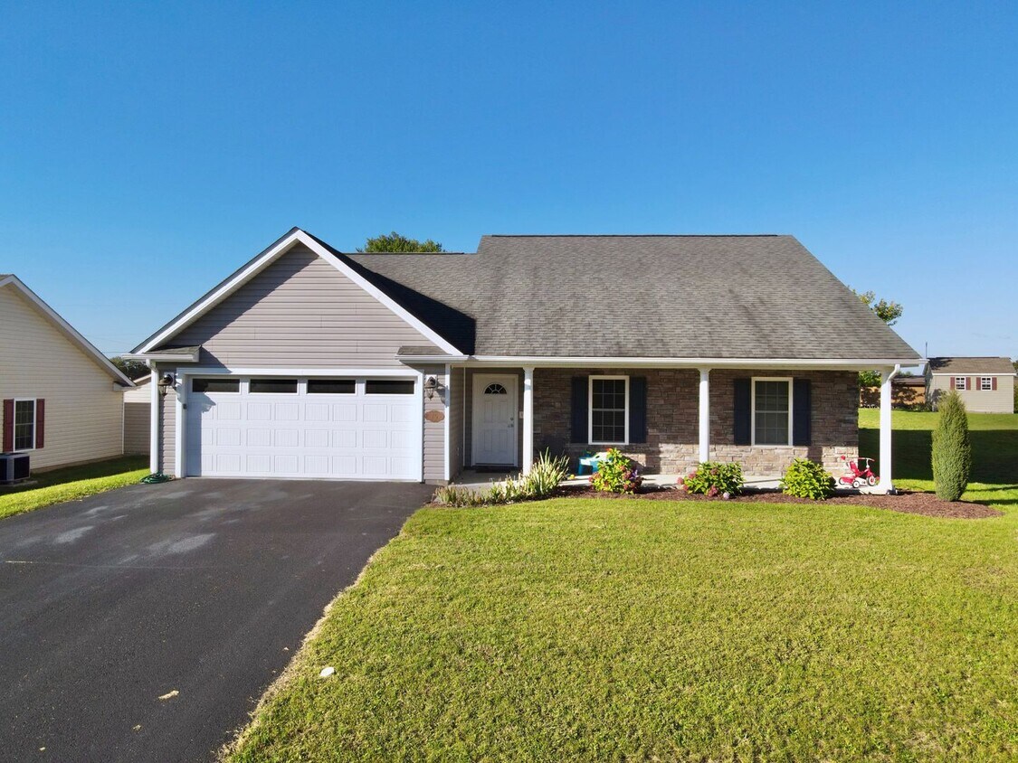 Primary Photo - 75 Florence Drive | 3 Bed 2 Bath House | A...