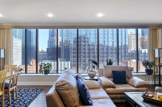 Foto del edificio - 151 Fort Pitt Blvd