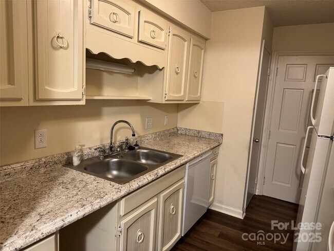Foto del edificio - 824 6th St NW