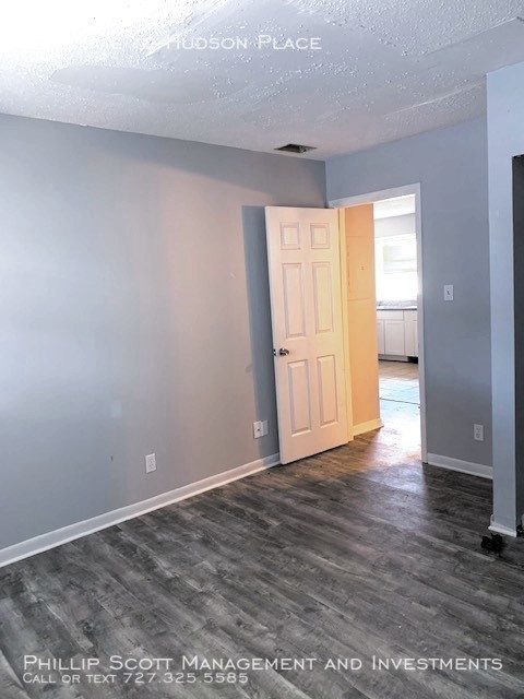 Foto del edificio - Welcome to Gateway Place Apartments!!