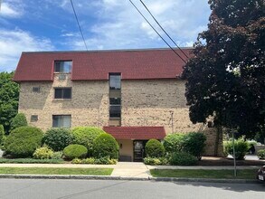Building Photo - 43-51-51 Albion St