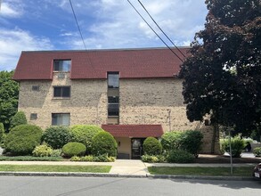 Building Photo - 43-51-51 Albion St