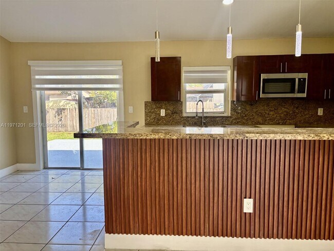 Foto del edificio - 12501 SW 264th St