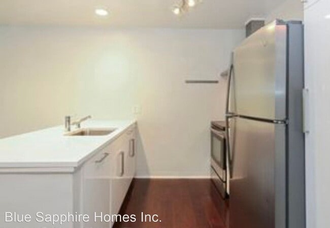 Building Photo - 2 br, 1 bath House - 377 Palm Ave APT 205