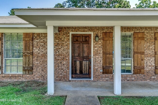 Photo - 348 Durham Ct House