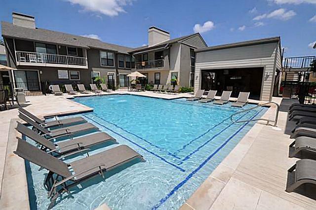 Foto del edificio - 5909 Birchbrook Dr