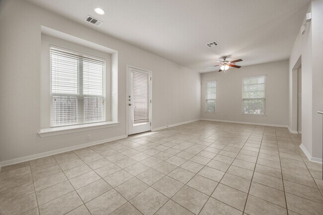 Foto del edificio - 2 BEDROOM HOME LOCATED IN SAN MARCOS, TEXAS!