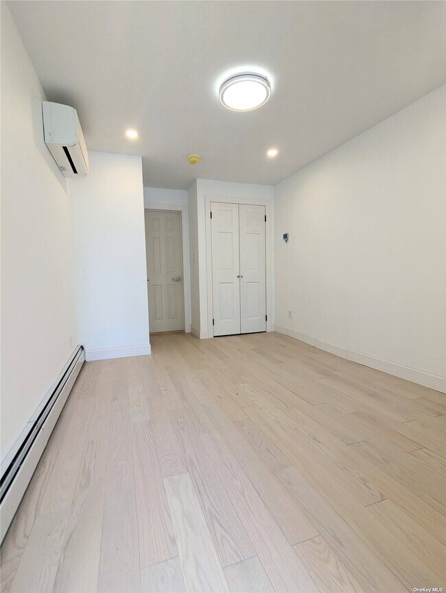Building Photo - 129 Woodbine St