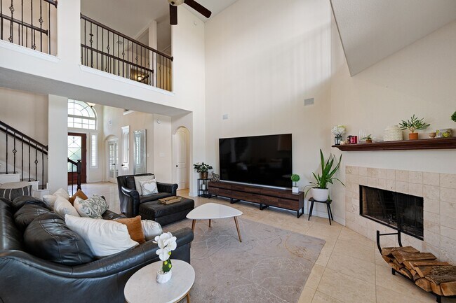 Foto del edificio - 4627 Miramar Dr