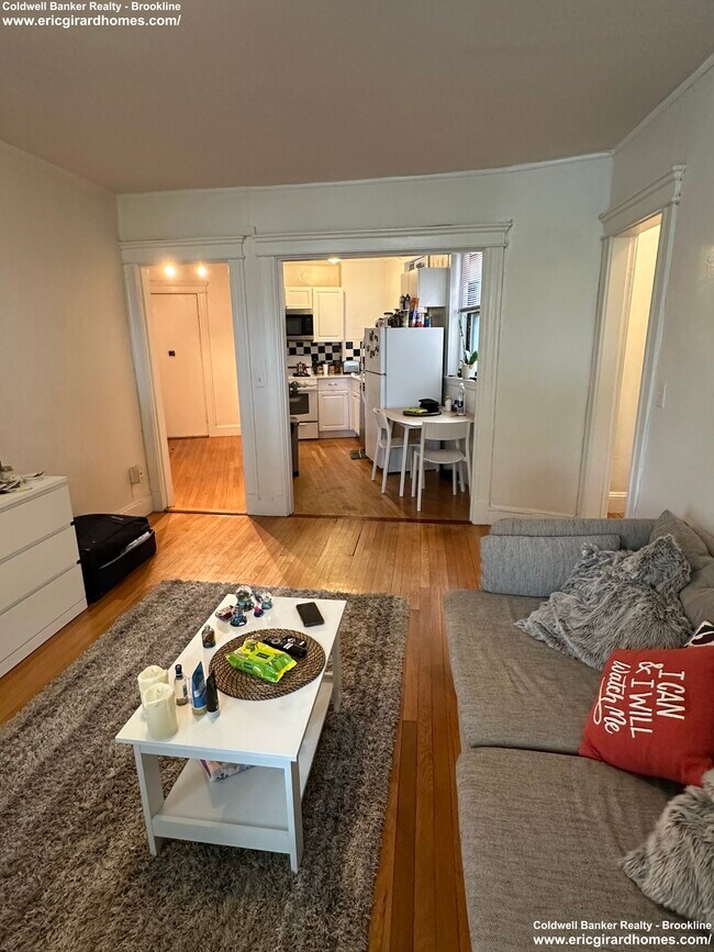 Foto del edificio - 120 Riverway St