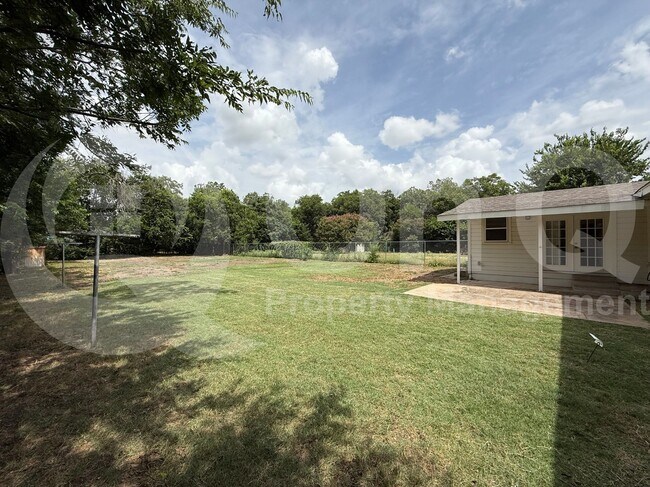 Foto del edificio - 3216 Marys Ln