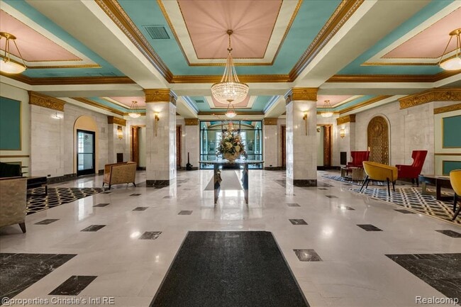 Building Photo - 15 E Kirby St