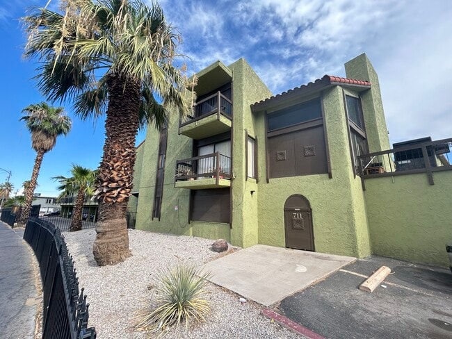 Building Photo - Twain Chalet Apartments