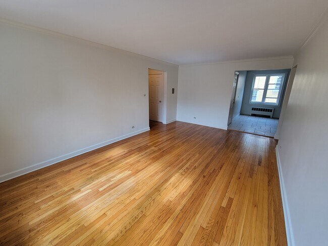 Building Photo - 2954 W Arthur Ave