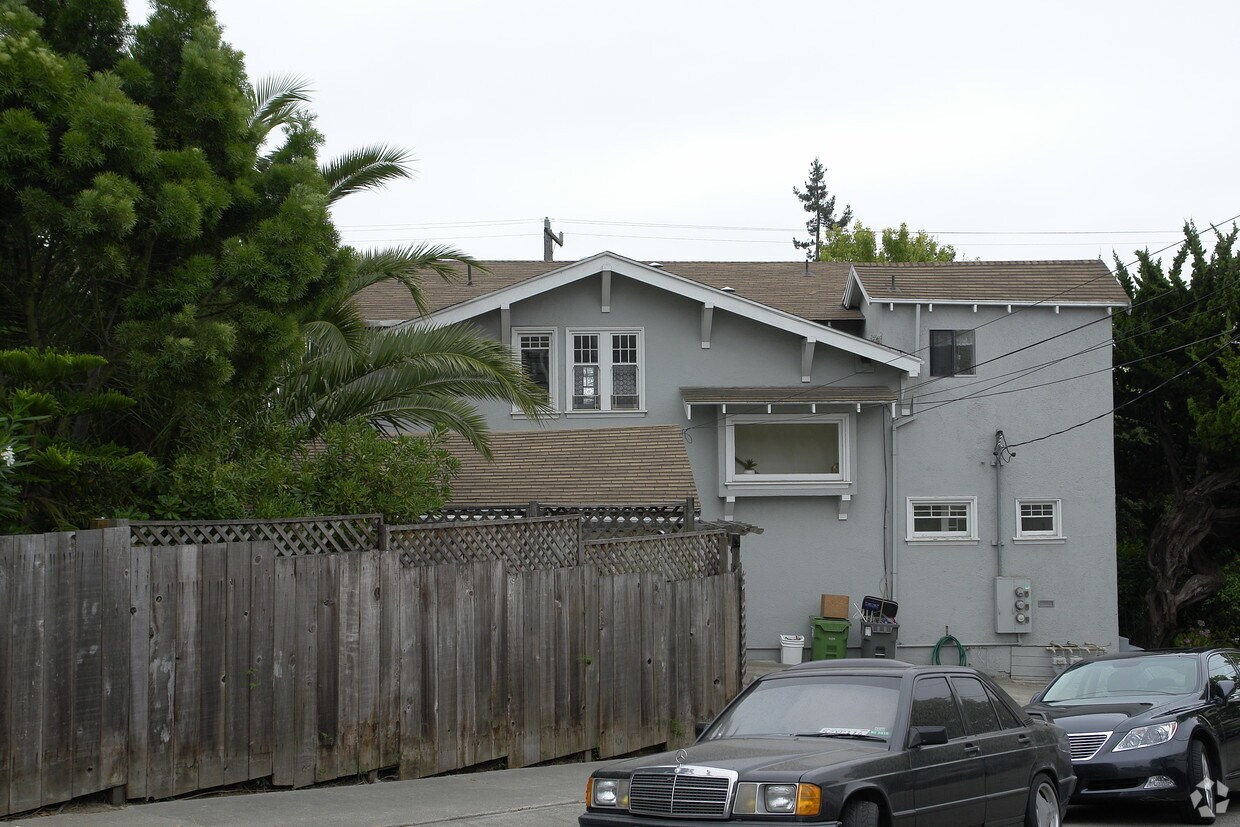 Primary Photo - 4302-4304 Evans Ave