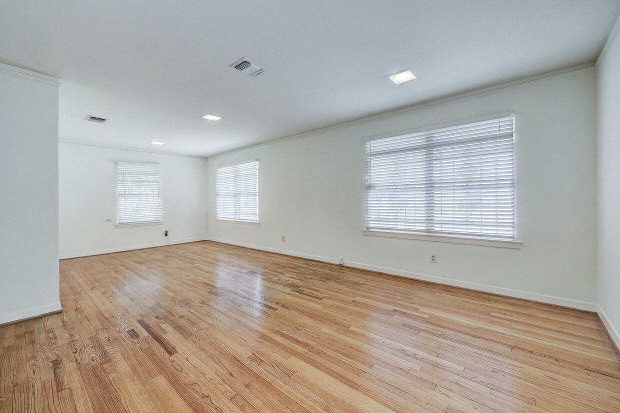 Foto del edificio - 4002 Portsmouth St