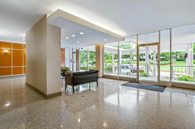 Building Photo - 130 26th St NW