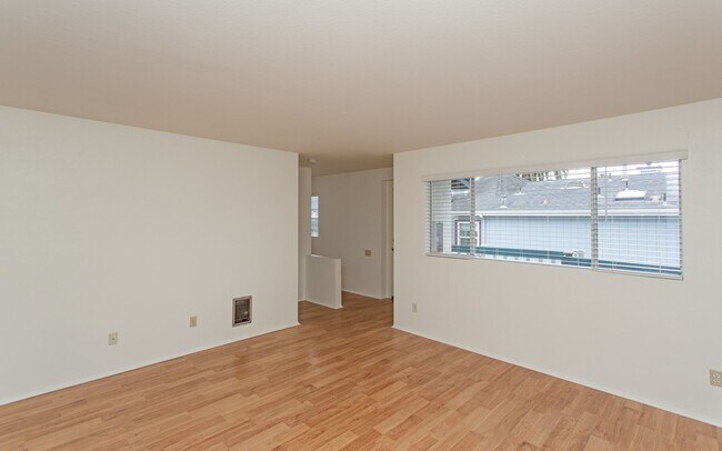 Foto del edificio - Walnut Ave-340