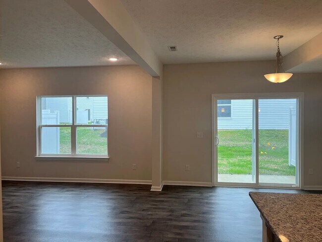 Building Photo - 1222 Elowen Wy