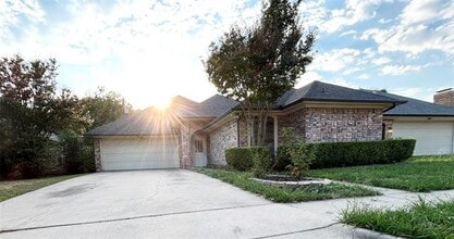 Building Photo - 1537 High Crest Ct