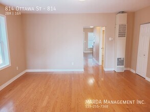 Building Photo - 814 Ottawa St
