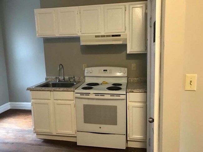 Cocina - 636 Main St