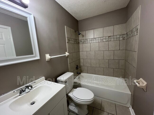 Building Photo - 9269 Grove Manor Dr