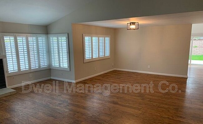 Building Photo - 4324 Rueda Dr