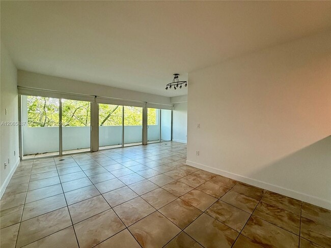 Building Photo - 2694 Inagua Ave