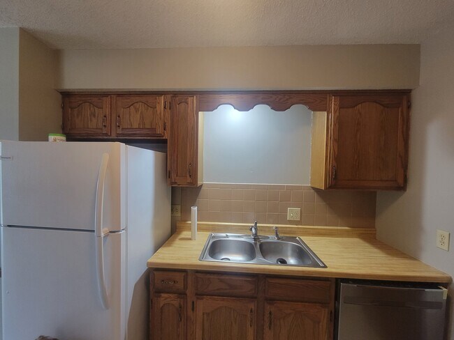 Foto del edificio - 3724 N Farm Road 165