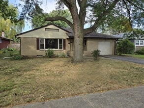 Building Photo - 448 Hubbard Ave