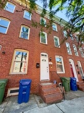 Building Photo - 709 Scott St