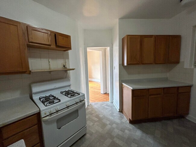 Foto del edificio - 4716 N Kenneth Ave