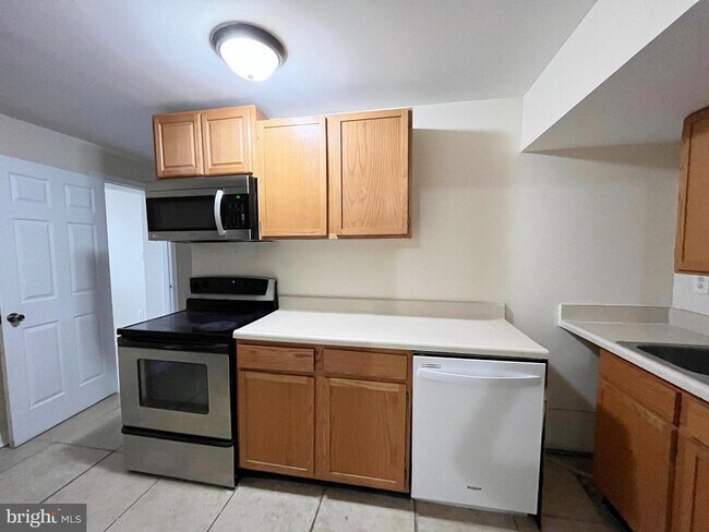 Foto del edificio - 75 Marblehead Rd