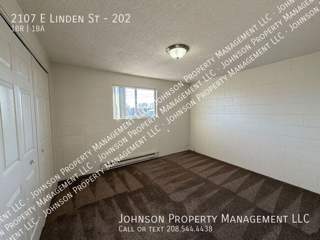 Building Photo - 2107 E Linden St