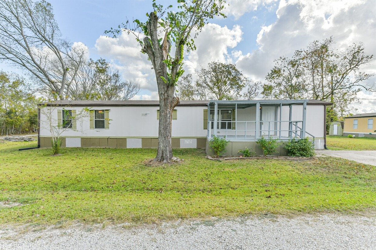 Primary Photo - 1749 Max Rd