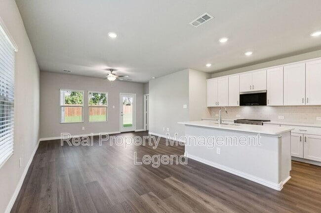 Building Photo - 4018 Sandstone Dr
