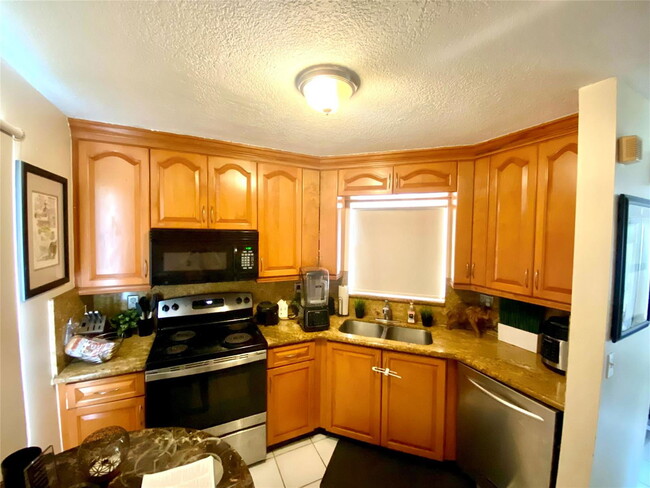 Foto del edificio - 3315 Chickee Ln