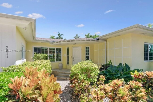 Building Photo - 7511 Miami View Dr