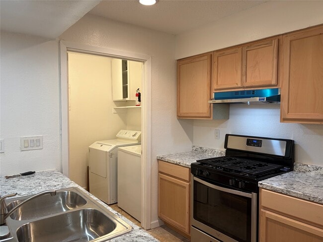 Building Photo - 6800 Trendal Ln